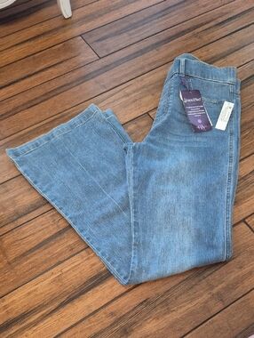 GLORIA VANDERBILT Shape Effect Pull On High-Rise Flare Jeans